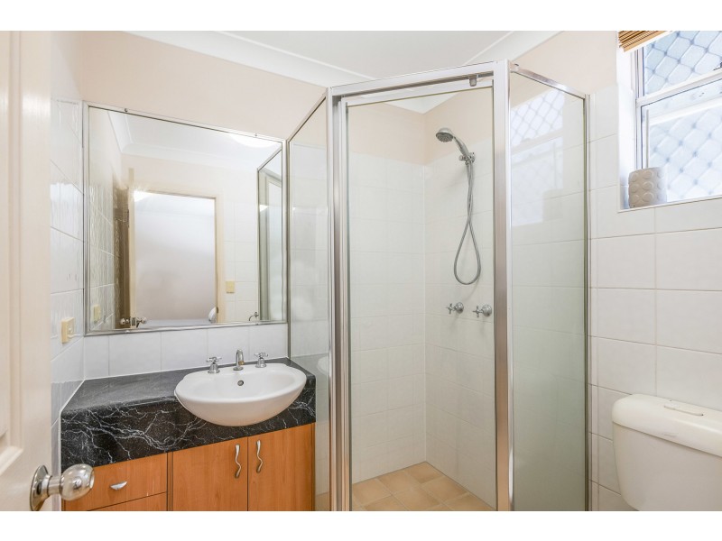 2 Murton Avenue, Holland Park West QLD 4121