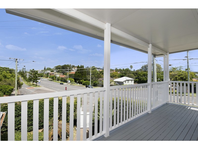 2 Murton Avenue, Holland Park West QLD 4121