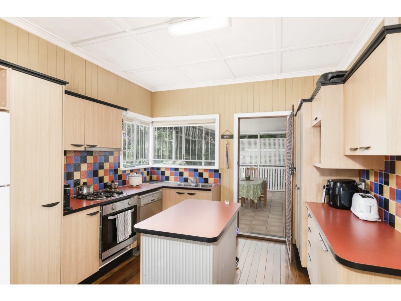 2 Murton Avenue, Holland Park West QLD 4121