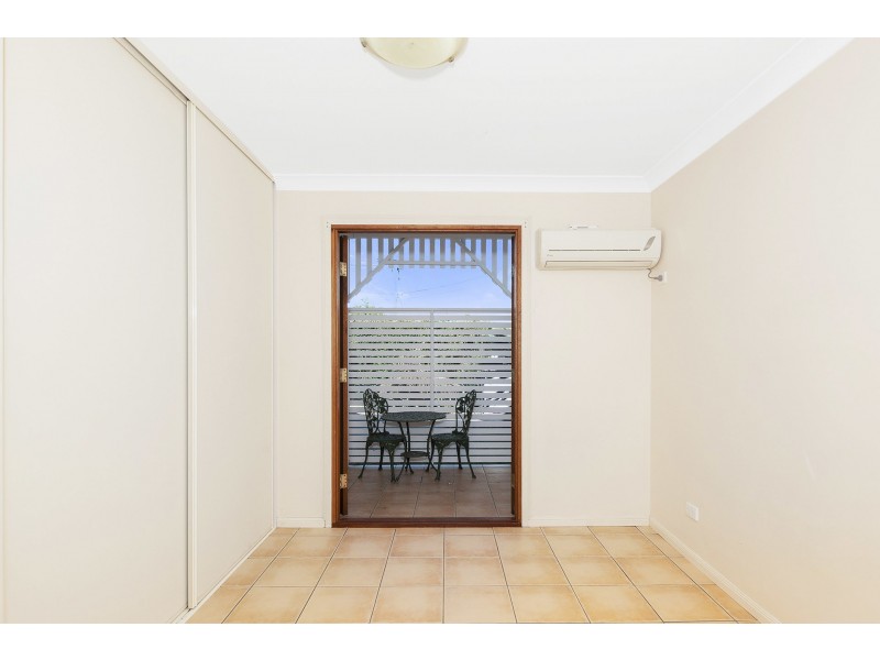 2 Murton Avenue, Holland Park West QLD 4121