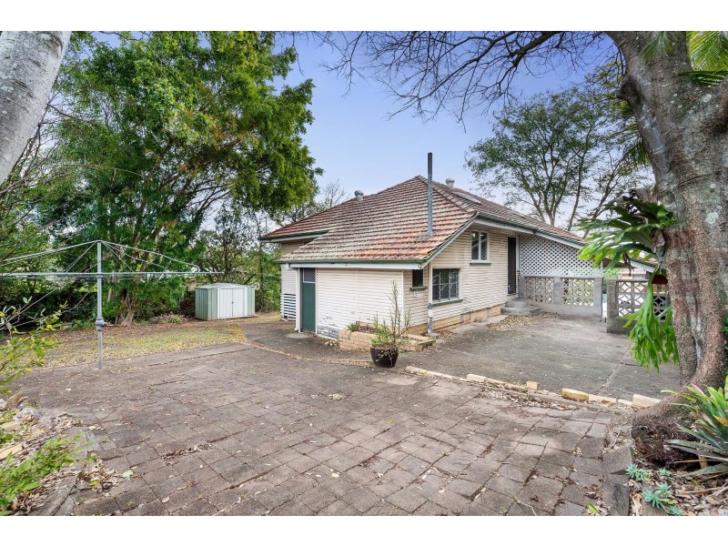 7 Mulsanne Street, Holland Park West QLD 4121