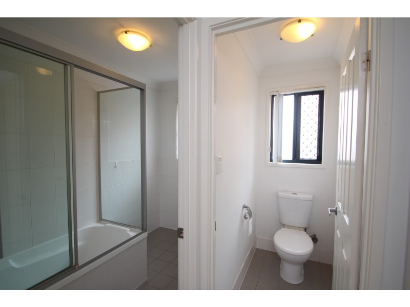 8/74 Creek Road, Mount Gravatt East QLD 4122