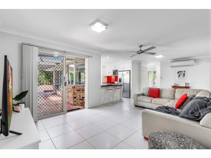 14 Weranga Place, Parkinson QLD 4115