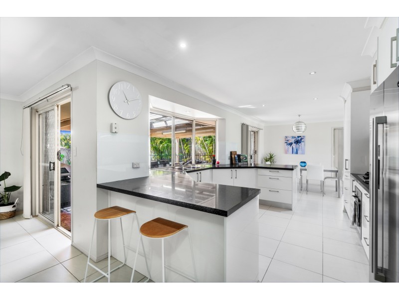 14 Weranga Place, Parkinson QLD 4115