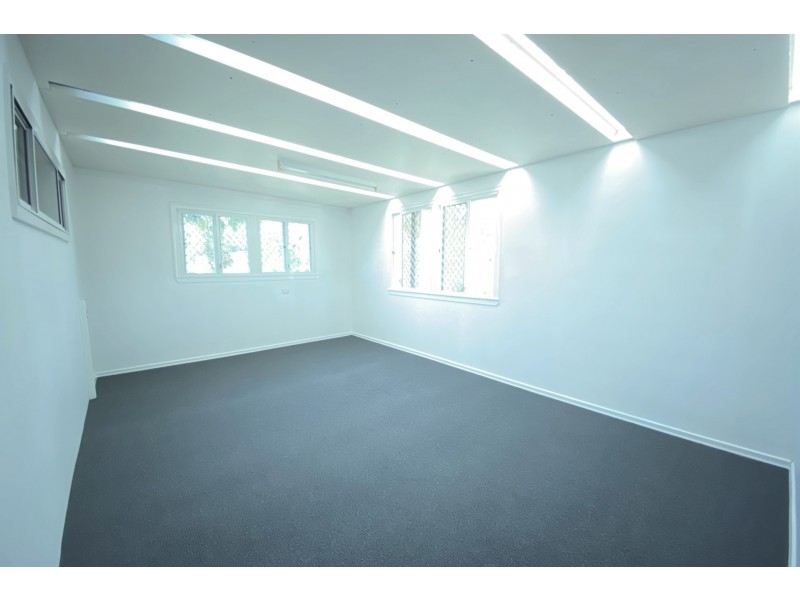 43 Broadwater Road, Mount Gravatt East QLD 4122