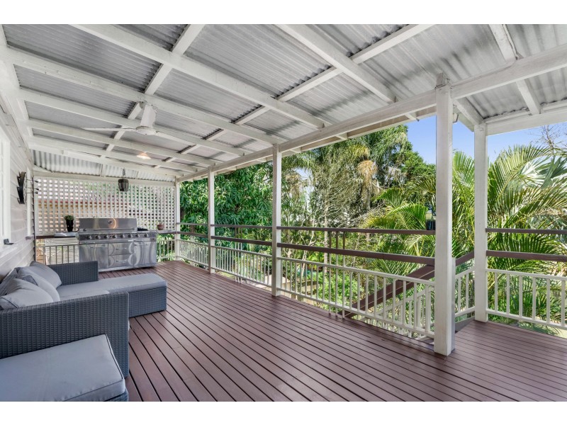 7 Holland Road, Holland Park QLD 4121