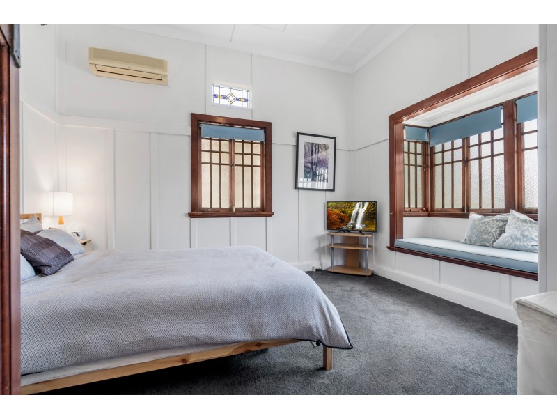 7 Holland Road, Holland Park QLD 4121