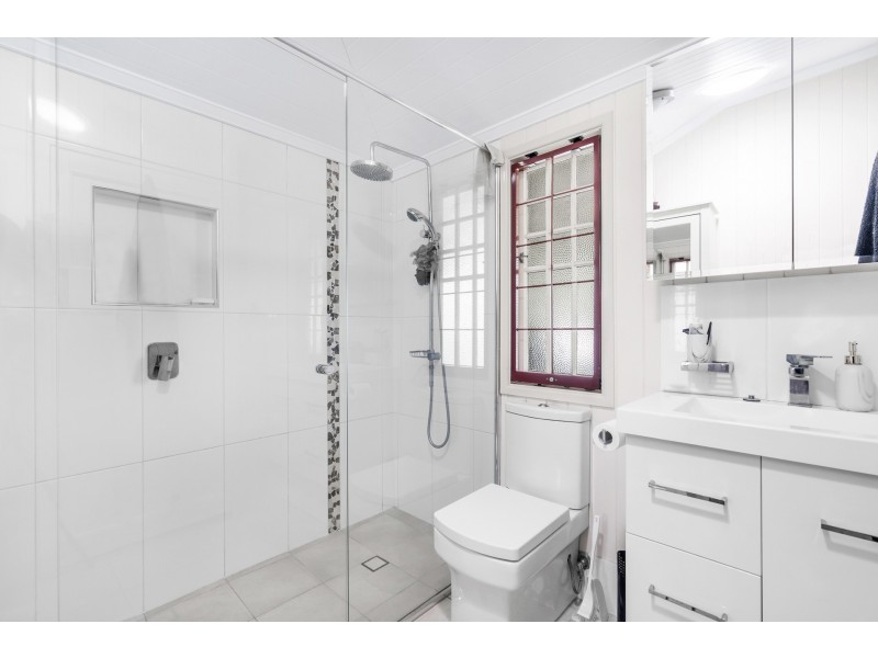 7 Holland Road, Holland Park QLD 4121