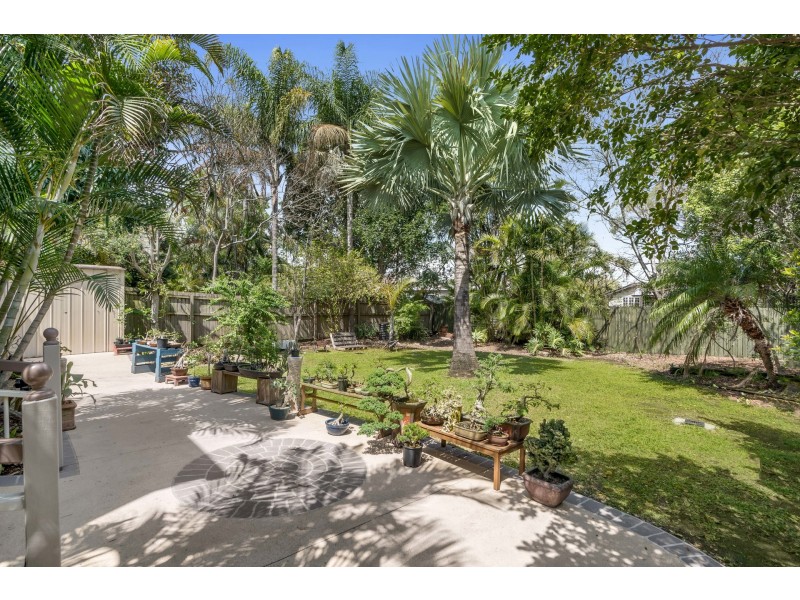 7 Holland Road, Holland Park QLD 4121
