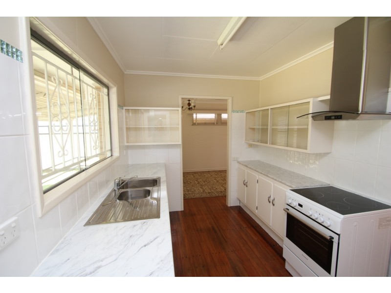 4 Balloch Street, Wishart QLD 4122