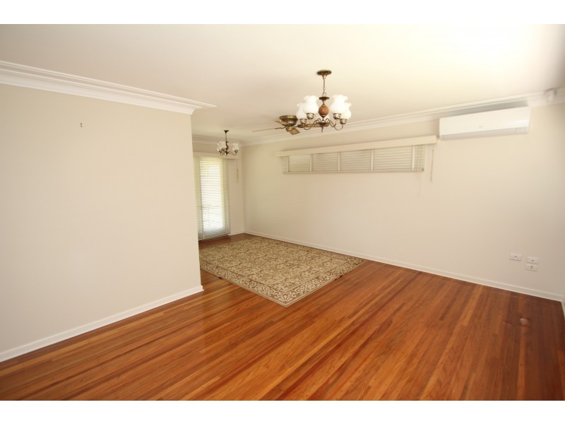 4 Balloch Street, Wishart QLD 4122