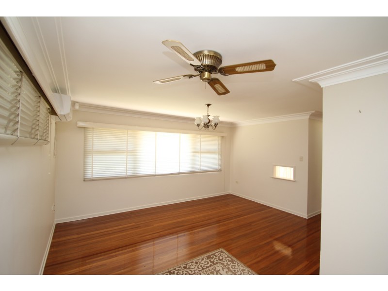 4 Balloch Street, Wishart QLD 4122