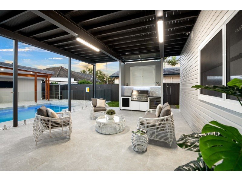 157 Sterculia Avenue, Holland Park West QLD 4121