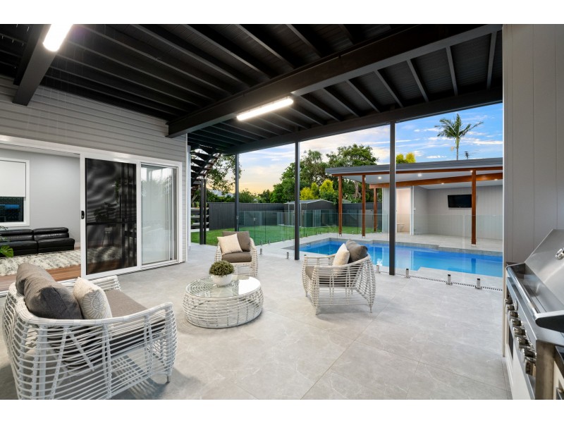 157 Sterculia Avenue, Holland Park West QLD 4121