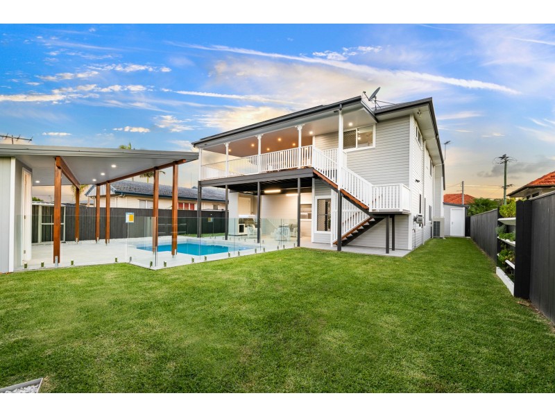 157 Sterculia Avenue, Holland Park West QLD 4121