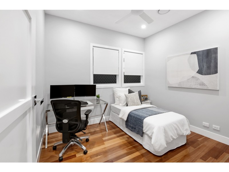 157 Sterculia Avenue, Holland Park West QLD 4121