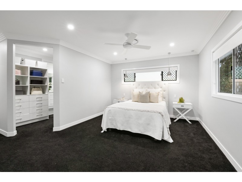 157 Sterculia Avenue, Holland Park West QLD 4121