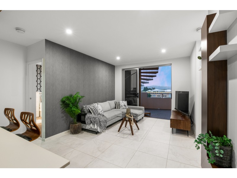 21/902 Logan Road, Holland Park West QLD 4121