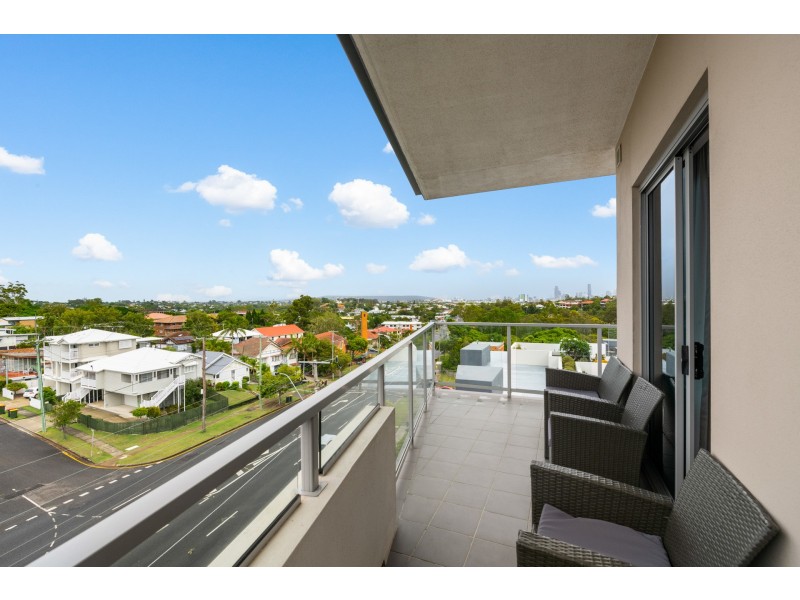 21/902 Logan Road, Holland Park West QLD 4121