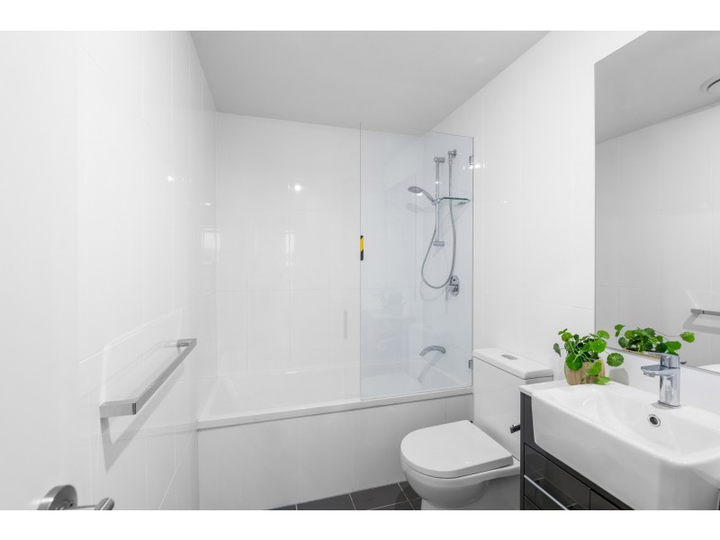 21/902 Logan Road, Holland Park West QLD 4121