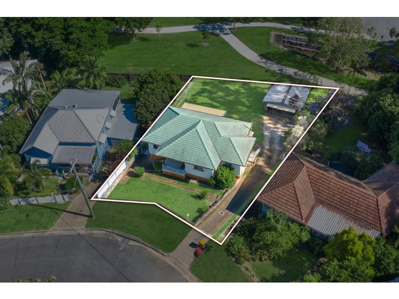 19 Balis Street, Holland Park West QLD 4121