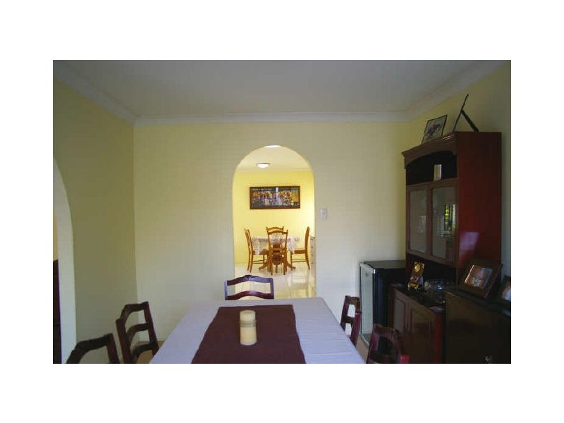 27 Winthrop Street, Wishart QLD 4122