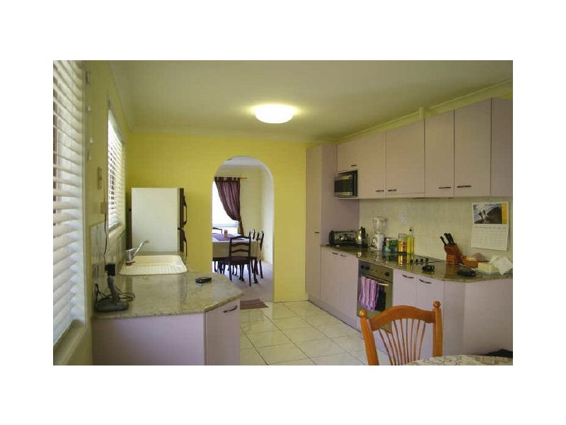 27 Winthrop Street, Wishart QLD 4122