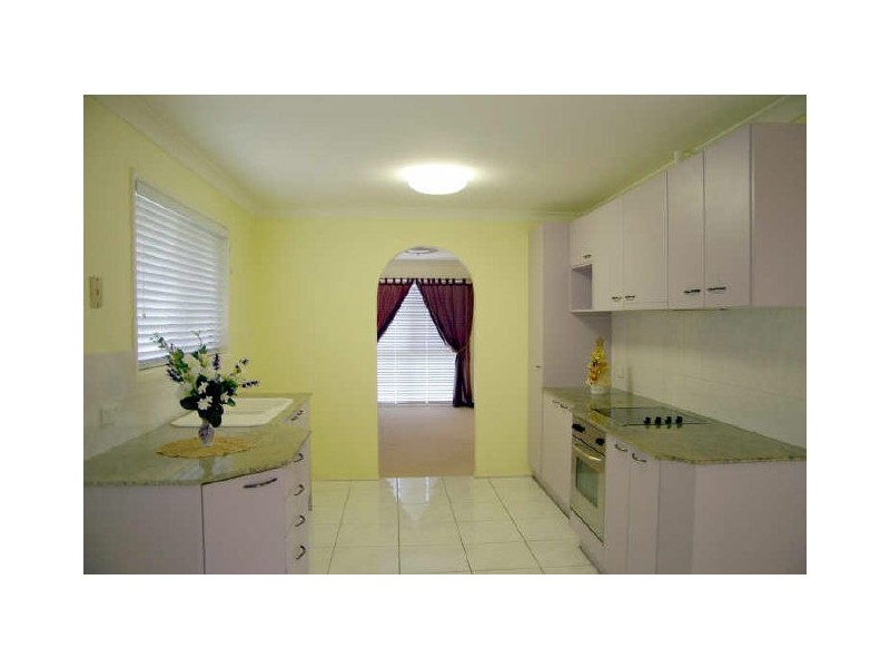 27 Winthrop Street, Wishart QLD 4122