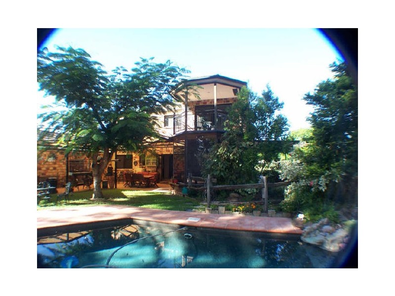 22 Mansfield Place, Mansfield QLD 4122