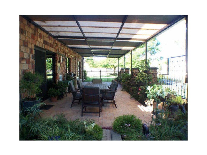 22 Mansfield Place, Mansfield QLD 4122