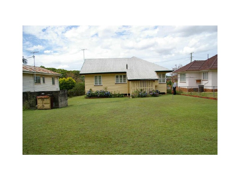 29 Broadwater Road, Mount Gravatt East QLD 4122