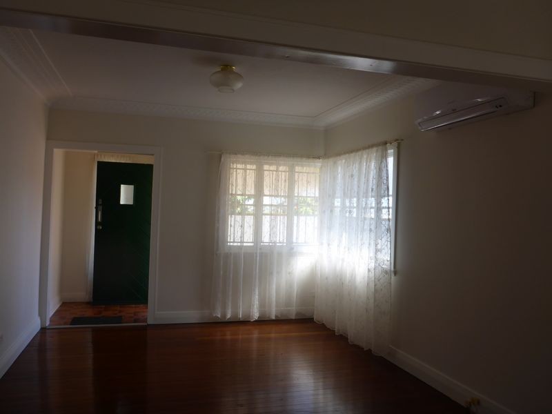 44 Stella Street, Holland Park QLD 4121