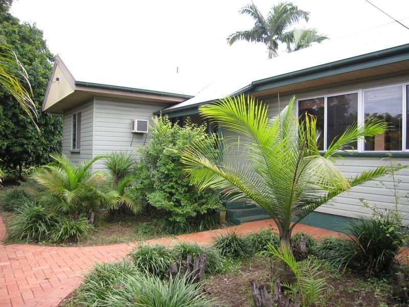 42 Holland Rd, Holland Park QLD 4121