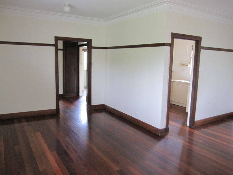 42 Holland Rd, Holland Park QLD 4121