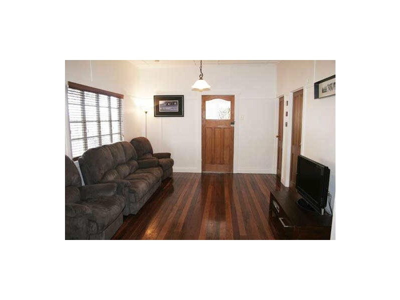 76 Broadwater Road, Mount Gravatt East QLD 4122