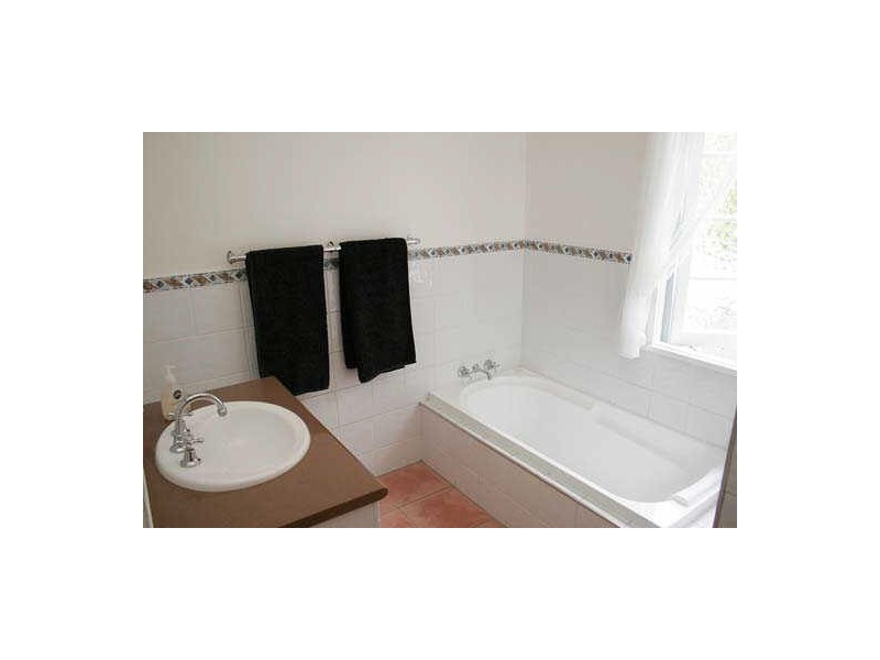 76 Broadwater Road, Mount Gravatt East QLD 4122