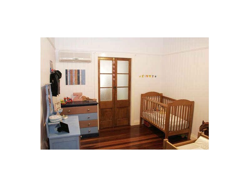 76 Broadwater Road, Mount Gravatt East QLD 4122