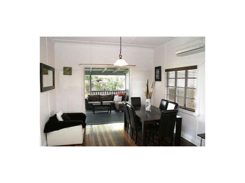 76 Broadwater Road, Mount Gravatt East QLD 4122