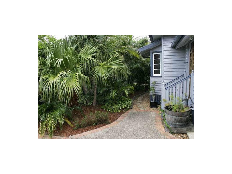 76 Broadwater Road, Mount Gravatt East QLD 4122