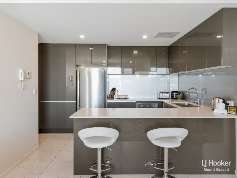 16/902 Logan Road, Holland Park West QLD 4121