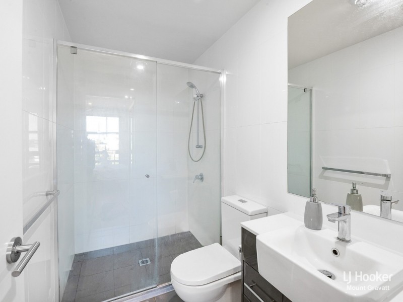 16/902 Logan Road, Holland Park West QLD 4121