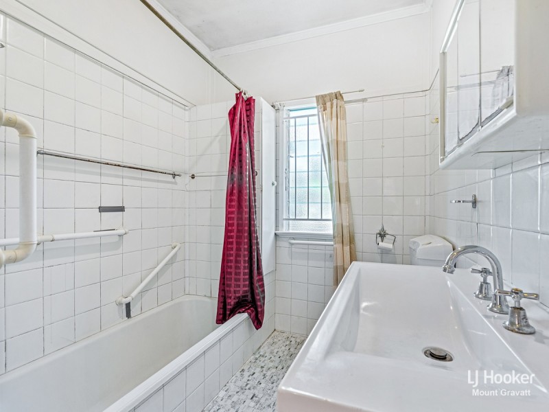 169 Broadwater Road, Mount Gravatt East QLD 4122