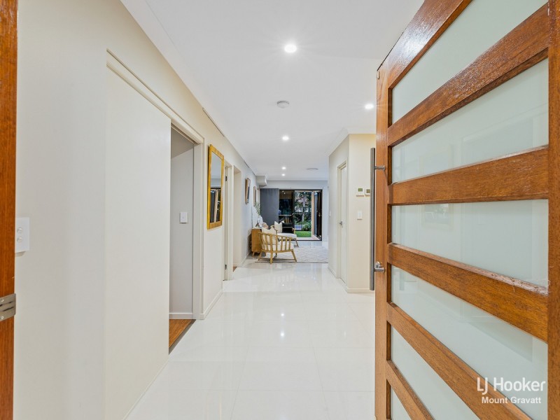 24 Curfew Street, Upper Mount Gravatt QLD 4122