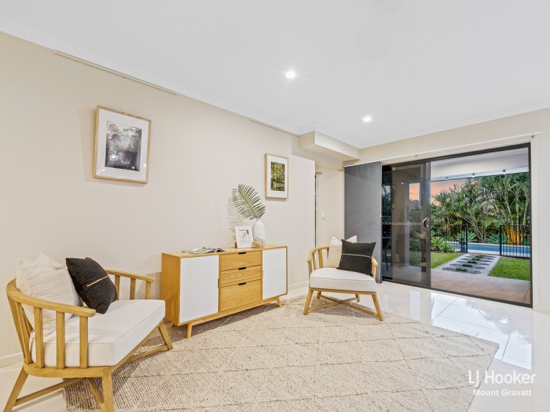 24 Curfew Street, Upper Mount Gravatt QLD 4122