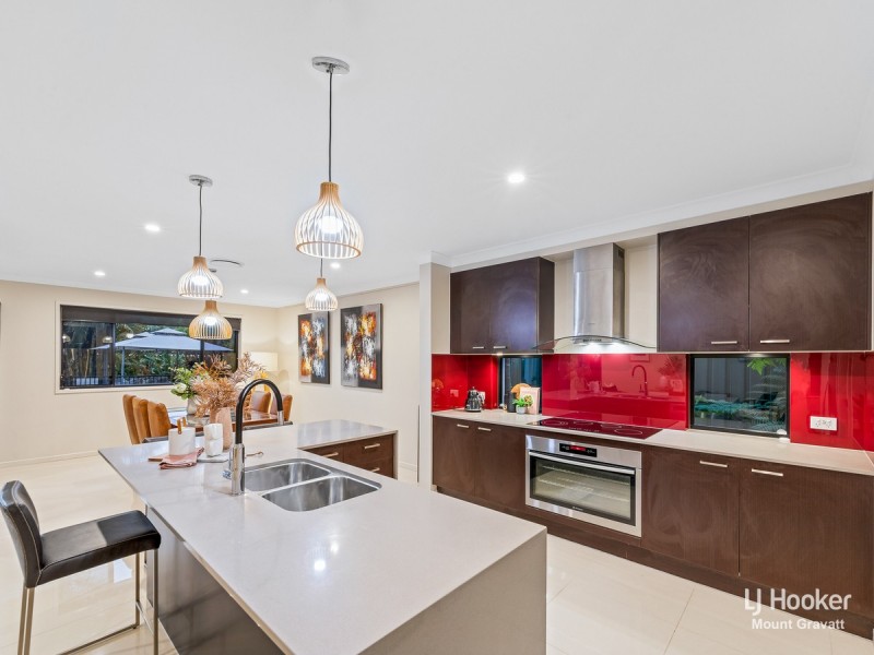 24 Curfew Street, Upper Mount Gravatt QLD 4122