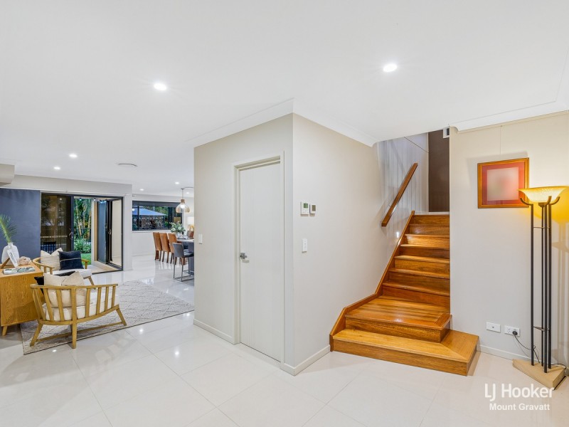 24 Curfew Street, Upper Mount Gravatt QLD 4122