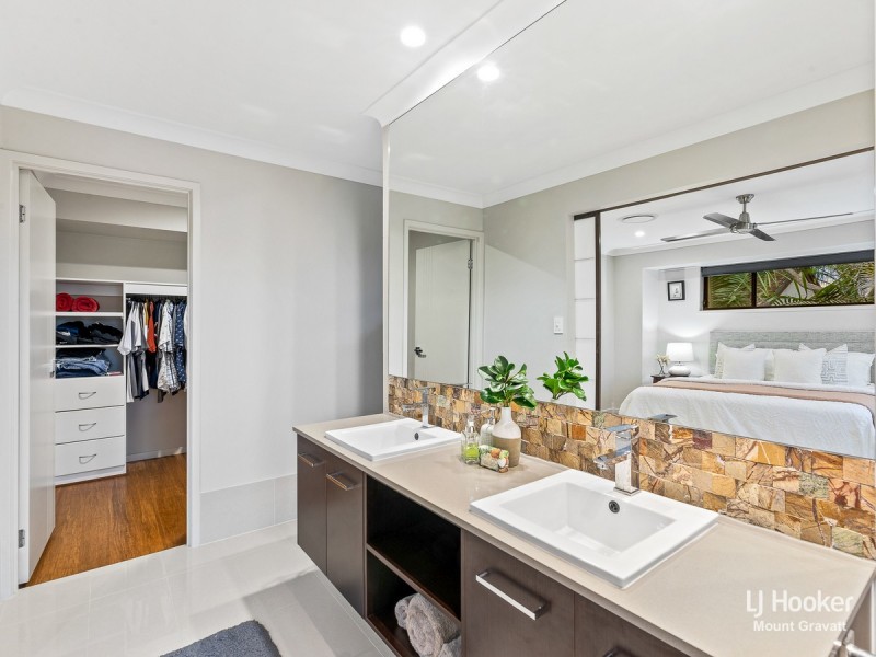 24 Curfew Street, Upper Mount Gravatt QLD 4122