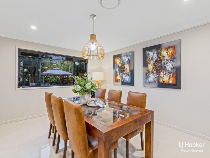 24 Curfew Street, Upper Mount Gravatt QLD 4122
