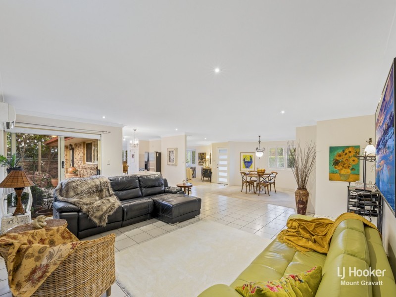 22 Greenland Street, Wishart QLD 4122