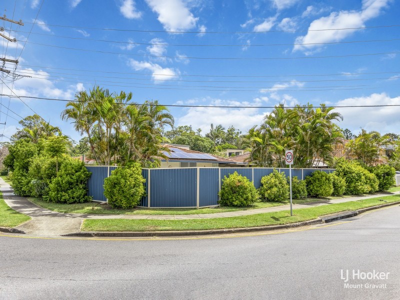 2 Parkway Street, Macgregor QLD 4109
